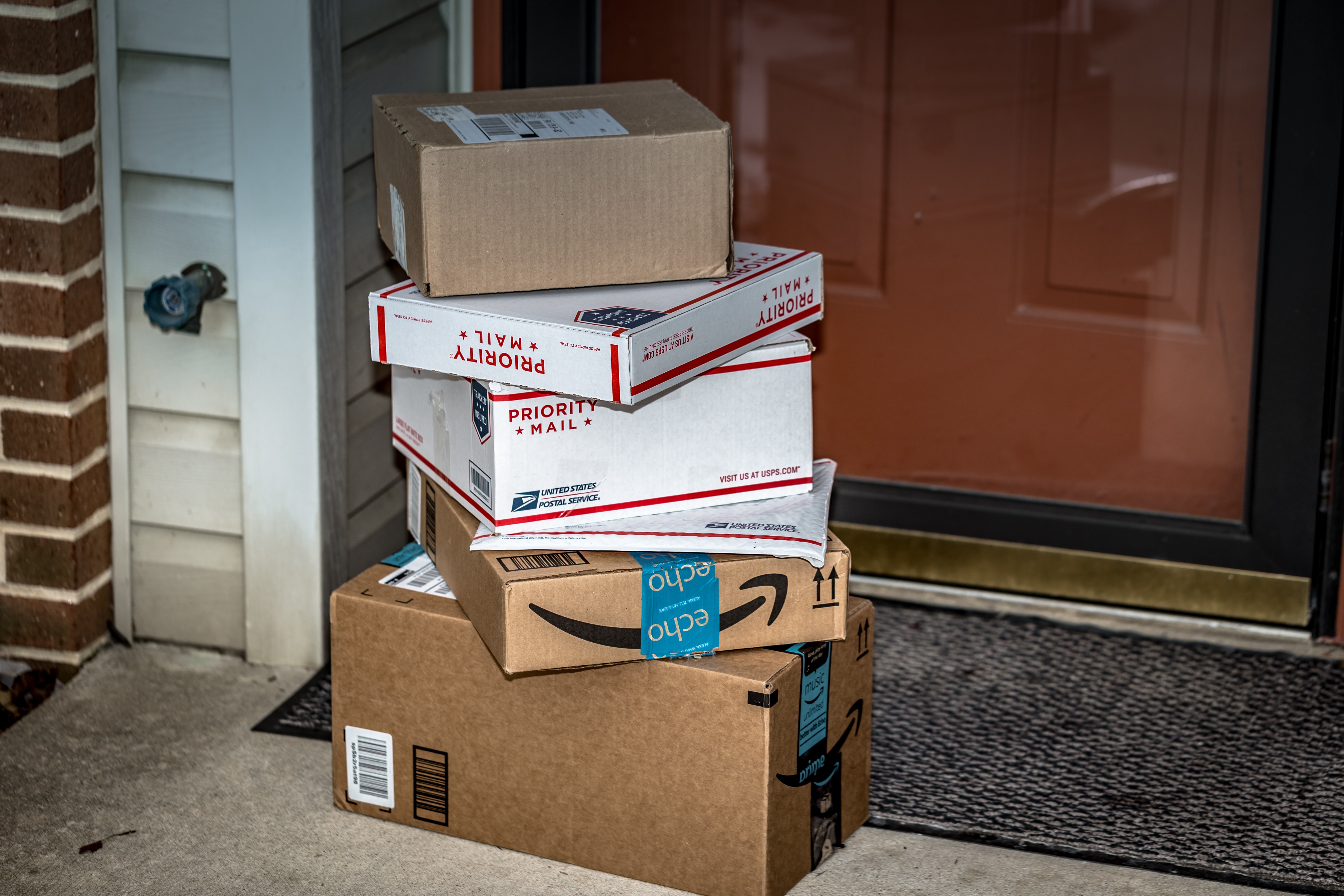 Using A Postal Scale To Ship Packages From Home - VIPparcel